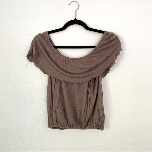 Off the Shoulder Top - Picture 4 of 4